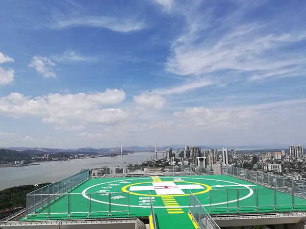 屋顶高层建筑超百米楼顶应设停机坪